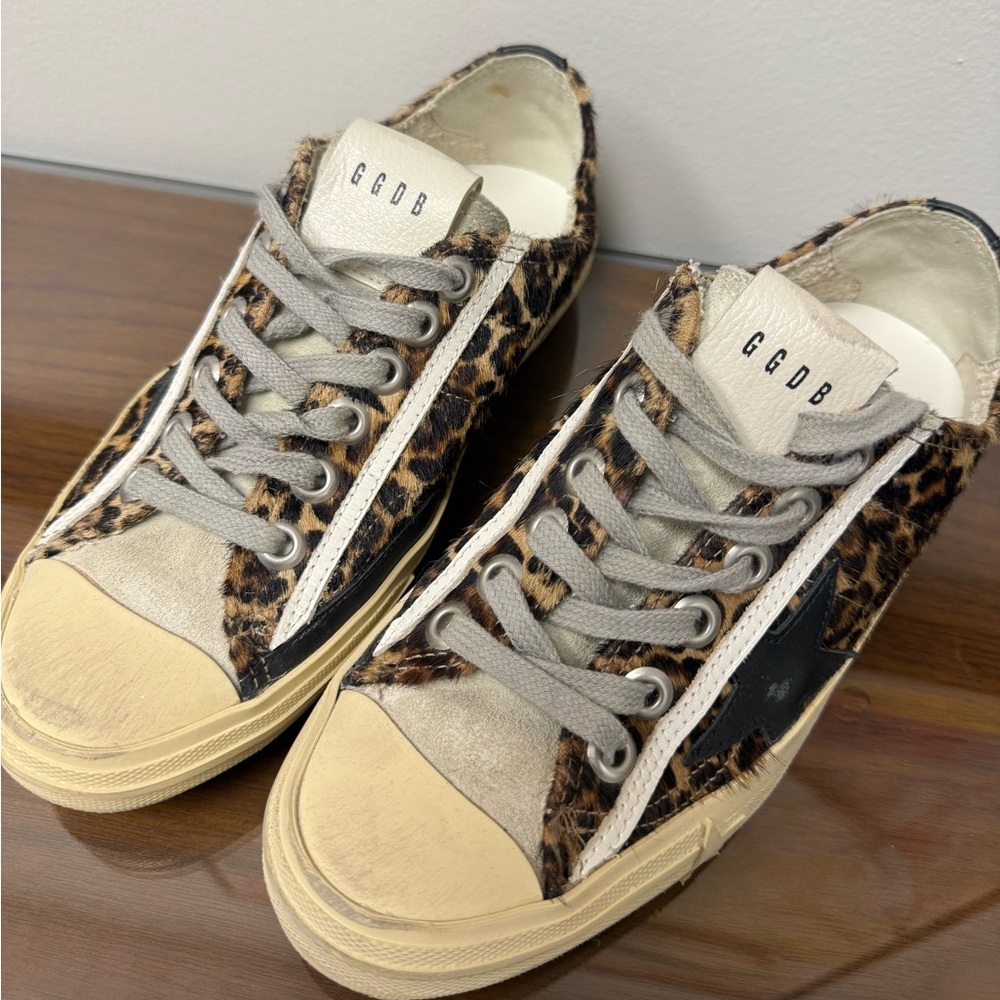 Golden Goose Leopard Print Low-Top Sneakers with Black Star - Picture 2 of 11